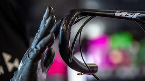 Muc-Off Carbon Gripper 75 g – hiilikuituosien asennustahna